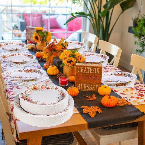 200 Pcs Autumn Pumpkin Party Plates and Napkins - Grencian