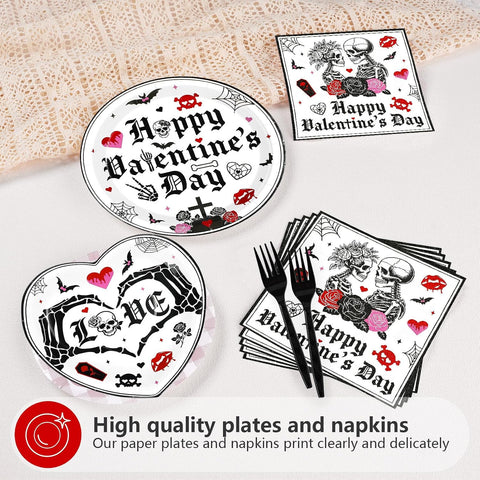 Heart shaped and round plates with the black skull napkins