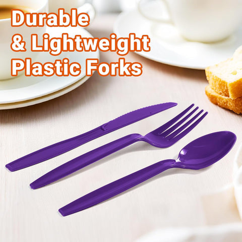 The cutlery arranged in four colour groups