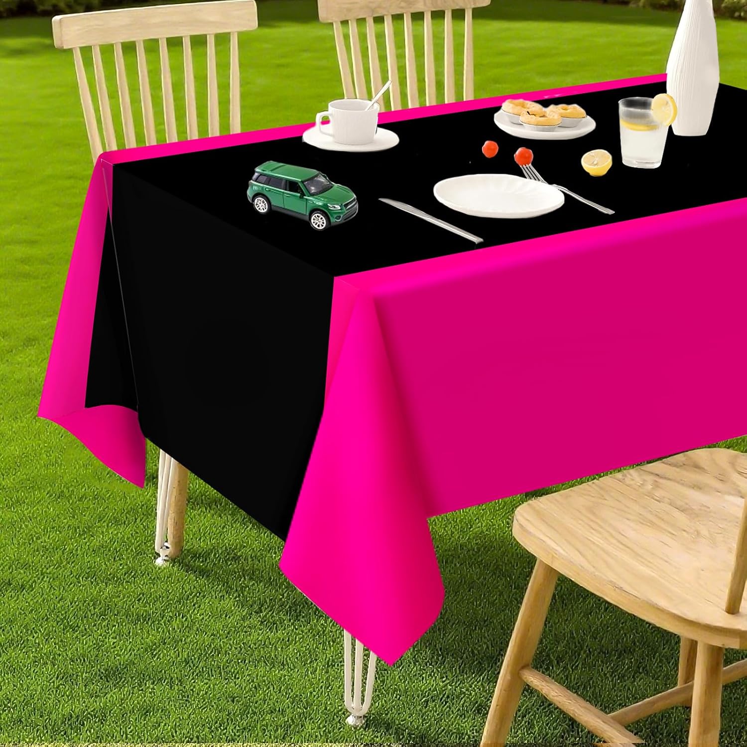 Package contents infographic showing 3 Grencian hot pink tablecloths