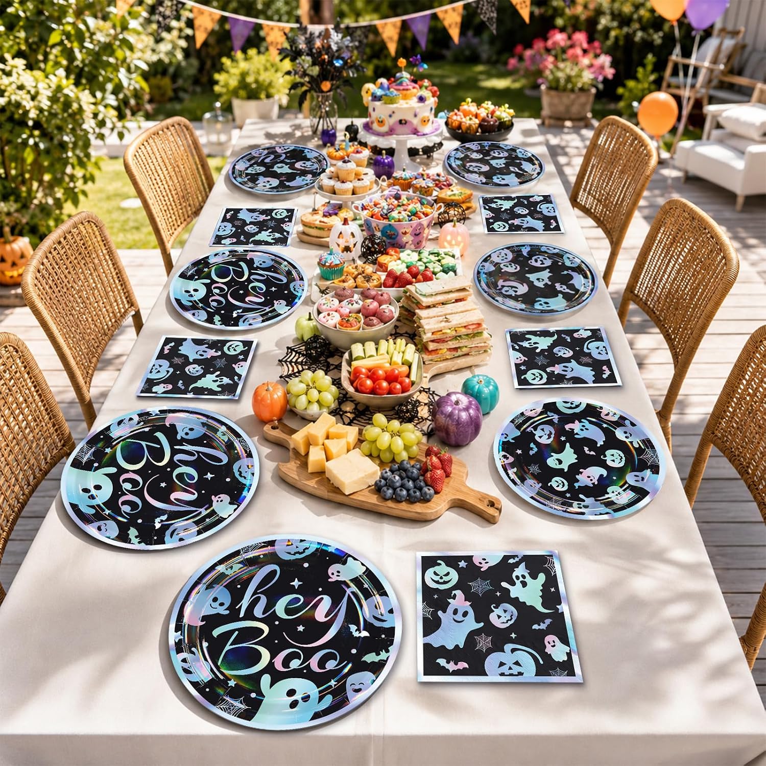 Full set with plates, napkins and black forks