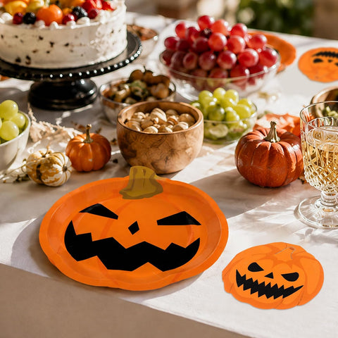 Trick or treat party using the pumpkin tableware